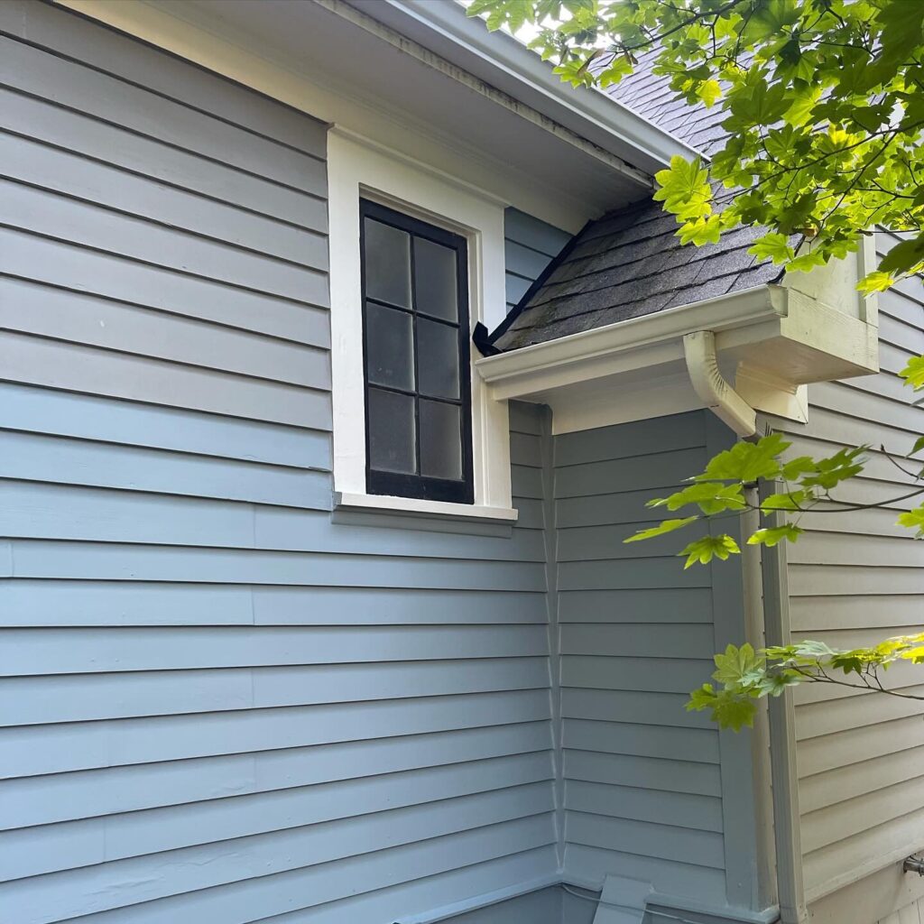 New James Hardie cedar siding installation for a Tualatin home