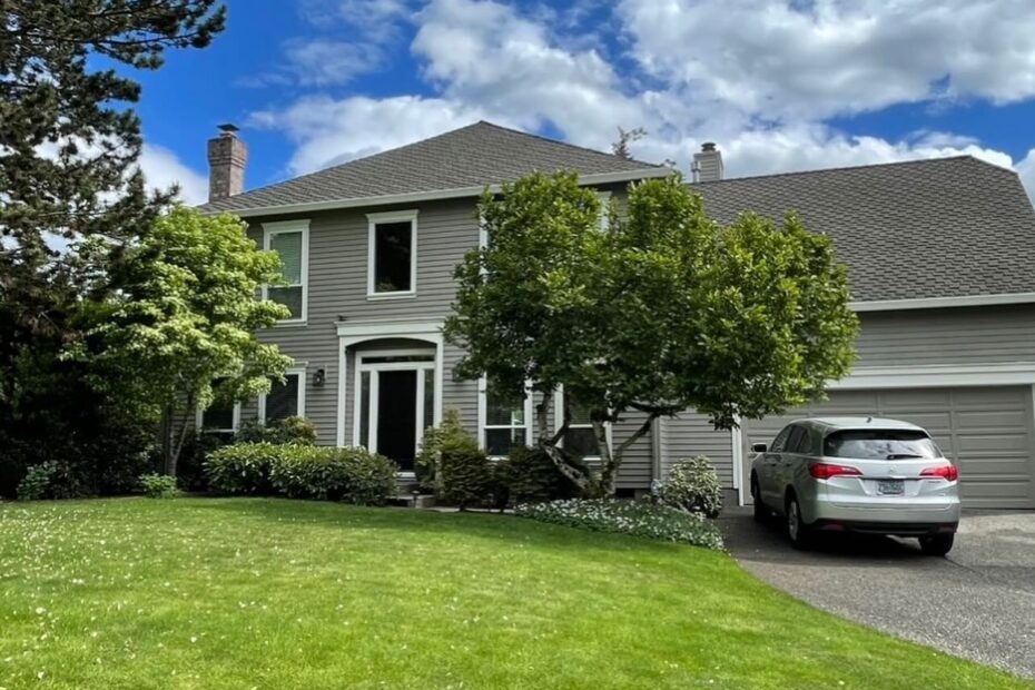 light gray James Hardie siding by LADA Exteriors