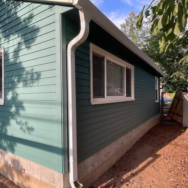Portland home with new textured James Hardie siding